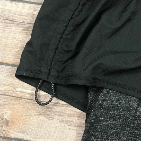 Athleta 2 in 1 knicker in black and gray Medium - Picture 4 of 7